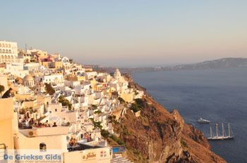 Fira (Thira) Santorini | Cycladen Griekenland 5 - Foto van https://www.grieksegids.nl/fotos/eilandsantorini/mid/santorini-grieksegids-005.jpg