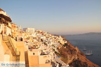 Fira (Thira) Santorini | Cycladen Griekenland 6 - Foto van https://www.grieksegids.nl/fotos/eilandsantorini/mid/santorini-grieksegids-006.jpg