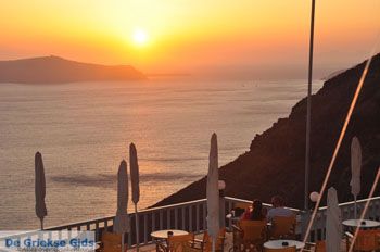 Fira (Thira) Santorini | Cycladen Griekenland 18 - Foto van https://www.grieksegids.nl/fotos/eilandsantorini/mid/santorini-grieksegids-018.jpg