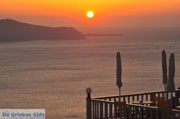 Fira (Thira) Santorini | Cycladen Griekenland 19 - Foto van https://www.grieksegids.nl/fotos/eilandsantorini/mid/santorini-grieksegids-019.jpg