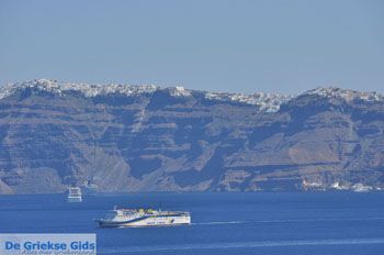 De vulkaan van Santorini | Cycladen Griekenland | De Griekse Fids foto 3 - Foto van https://www.grieksegids.nl/fotos/eilandsantorini/mid/santorini-grieksegids-028.jpg