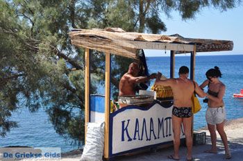 Red Beach bij Akrotiri Santorini | Cycladen Griekenland 2 - Foto van https://www.grieksegids.nl/fotos/eilandsantorini/mid/santorini-grieksegids-036.jpg