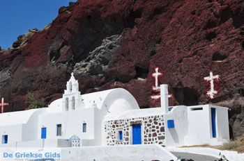 Red Beach bij Akrotiri Santorini | Cycladen Griekenland 3 - Foto van https://www.grieksegids.nl/fotos/eilandsantorini/mid/santorini-grieksegids-037.jpg
