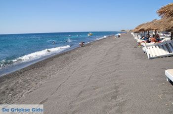 Perissa - Perivolos Santorini | Cycladen Griekenland 3 - Foto van https://www.grieksegids.nl/fotos/eilandsantorini/mid/santorini-grieksegids-060.jpg