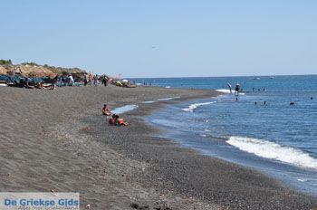 Perissa - Perivolos Santorini | Cycladen Griekenland 7 - Foto van https://www.grieksegids.nl/fotos/eilandsantorini/mid/santorini-grieksegids-064.jpg