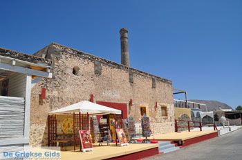 Perissa - Perivolos Santorini | Cycladen Griekenland 8 - Foto van https://www.grieksegids.nl/fotos/eilandsantorini/mid/santorini-grieksegids-065.jpg