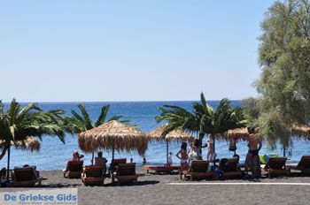 Perissa - Perivolos Santorini | Cycladen Griekenland 11 - Foto van https://www.grieksegids.nl/fotos/eilandsantorini/mid/santorini-grieksegids-068.jpg