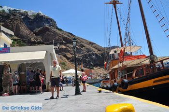 Oude haven Fira Santorini | Cycladen Griekenland 3 - Foto van https://www.grieksegids.nl/fotos/eilandsantorini/mid/santorini-grieksegids-141.jpg