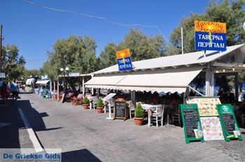 Kamari Santorini | Cycladen Griekenland 6 - Foto van https://www.grieksegids.nl/fotos/eilandsantorini/mid/santorini-grieksegids-164.jpg