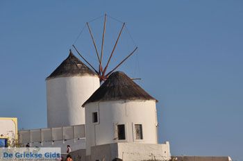 Oia Santorini | Cycladen Griekenland 1 - Foto van https://www.grieksegids.nl/fotos/eilandsantorini/mid/santorini-grieksegids-180.jpg