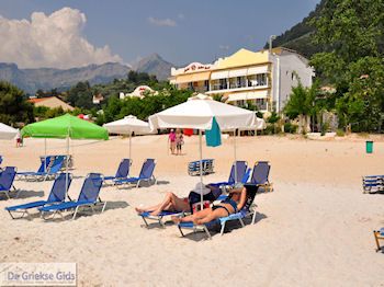 Golden Beach - Skala Panagia - Chrissi Ammoudia | Thassos | Foto 7 - Foto van https://www.grieksegids.nl/fotos/eilandthassos/thassos-griekenland/350px/thassos-081.jpg
