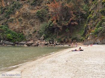 Paradise Beach - Kinira | Thassos | Foto 17 - Foto van https://www.grieksegids.nl/fotos/eilandthassos/thassos-griekenland/350px/thassos-145.jpg