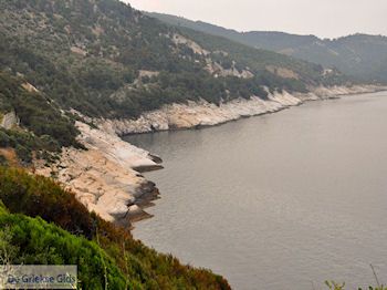 Van Paradise Beach naar Alyki | Thassos | Foto 1 - Foto van https://www.grieksegids.nl/fotos/eilandthassos/thassos-griekenland/350px/thassos-146.jpg