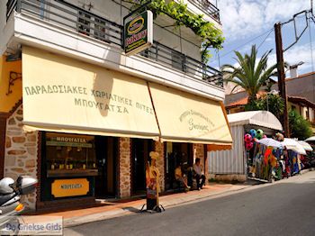 Potos Thassos | Griekenland | Foto 2 - Foto van https://www.grieksegids.nl/fotos/eilandthassos/thassos-griekenland/350px/thassos-309.jpg