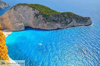 Scheepswrak Zakynthos | Shipwreck Zakynthos | De Griekse Gids | nr 4 - Foto van https://www.grieksegids.nl/fotos/eilandzakynthos/zakynthos/350px/fotos-zakynthos-033.jpg