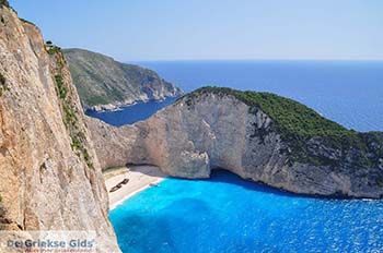 Scheepswrak Zakynthos | Shipwreck Zakynthos | De Griekse Gids | nr 8 - Foto van https://www.grieksegids.nl/fotos/eilandzakynthos/zakynthos/350px/fotos-zakynthos-037.jpg