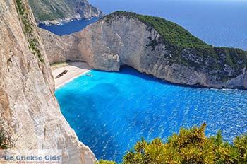 Scheepswrak Zakynthos | Shipwreck Zakynthos | De Griekse Gids | nr 9 - Foto van https://www.grieksegids.nl/fotos/eilandzakynthos/zakynthos/350px/fotos-zakynthos-038.jpg