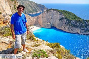 Scheepswrak Zakynthos | Shipwreck Zakynthos | De Griekse Gids | nr 13 - Foto van https://www.grieksegids.nl/fotos/eilandzakynthos/zakynthos/350px/fotos-zakynthos-042.jpg