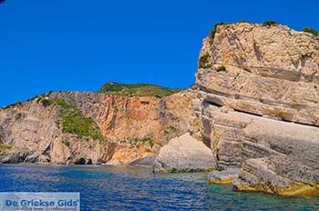 Bij de grotten van Keri | Zakynthos | foto 3 - Foto van https://www.grieksegids.nl/fotos/eilandzakynthos/zakynthos/350px/fotos-zakynthos-151.jpg