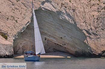 Bij de grotten van Keri | Zakynthos | foto 13 - Foto van https://www.grieksegids.nl/fotos/eilandzakynthos/zakynthos/350px/fotos-zakynthos-161.jpg