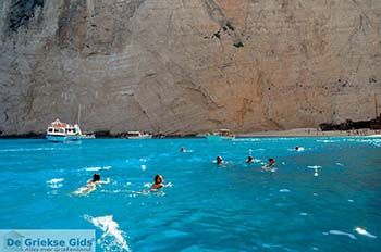 Scheepswrak Zakynthos | Shipwreck Zakynthos | De Griekse Gids | nr 40 - Foto van https://www.grieksegids.nl/fotos/eilandzakynthos/zakynthos/350px/fotos-zakynthos-212.jpg