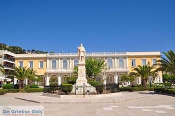 Zakynthos stad | Griekenland nr 8 - Foto van https://www.grieksegids.nl/fotos/eilandzakynthos/zakynthos/350px/fotos-zakynthos-284.jpg