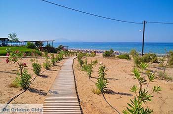 Banana beach Vassilikos | Zakynthos | De Griekse Gids nr 1 - Foto van https://www.grieksegids.nl/fotos/eilandzakynthos/zakynthos/350px/fotos-zakynthos-368.jpg