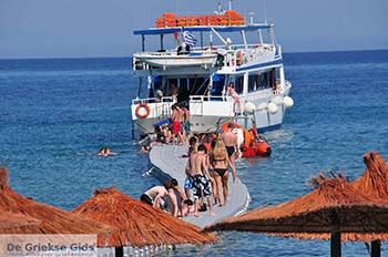 St Nicolas Bay Vassilikos | Zakynthos | De Griekse Gids nr 5 - Foto van https://www.grieksegids.nl/fotos/eilandzakynthos/zakynthos/350px/fotos-zakynthos-379.jpg