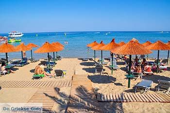 St Nicolas Bay Vassilikos | Zakynthos | De Griekse Gids nr 14 - Foto van https://www.grieksegids.nl/fotos/eilandzakynthos/zakynthos/350px/fotos-zakynthos-388.jpg