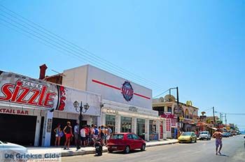 Laganas Zakynthos | Griekenland nr 21 - Foto van https://www.grieksegids.nl/fotos/eilandzakynthos/zakynthos/350px/fotos-zakynthos-428.jpg