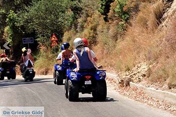 Kalamaki Zakynthos | Griekenland nr 12 - Foto van https://www.grieksegids.nl/fotos/eilandzakynthos/zakynthos/350px/fotos-zakynthos-443.jpg