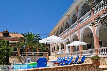 Limni Keri Zakynthos | Griekenland nr 20 - Foto van https://www.grieksegids.nl/fotos/eilandzakynthos/zakynthos/350px/fotos-zakynthos-538.jpg