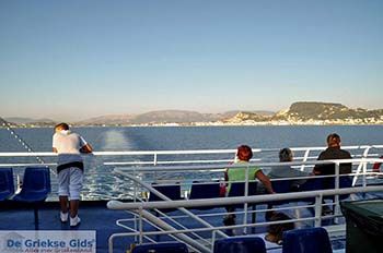 Op de boot van Zakynthos naar Kylini | De Griekse Gids nr 1 - Foto van https://www.grieksegids.nl/fotos/eilandzakynthos/zakynthos/350px/fotos-zakynthos-587.jpg