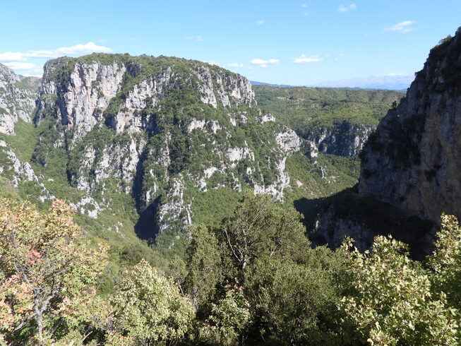 Monodendri | Epirus | Ioannina - Foto van https://www.grieksegids.nl/fotos/epirus/ioannina/monodendri/mid/monodendri-003.jpg?v=1772363166