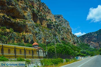 Route Messolongi - Agrinio - Departement Etoloakarnania -  Foto 1 - Foto van https://www.grieksegids.nl/fotos/etoloakarnania/agrinio/normaal/agrinio-001.jpg