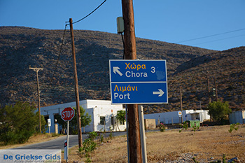 Chora Folegandros - Eiland Folegandros - Cycladen - Foto 1 - Foto van https://www.grieksegids.nl/fotos/folegandros/350/eiland-folegandros-001.jpg
