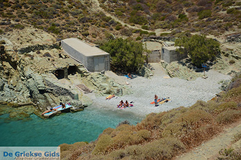 Galyfos Beach Angali Folegnadros - Cycladen - Foto 160 - Foto van https://www.grieksegids.nl/fotos/folegandros/350/eiland-folegandros-160.jpg