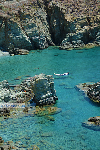 Galyfos Beach Angali Folegnadros - Cycladen - Foto 165 - Foto van https://www.grieksegids.nl/fotos/folegandros/350/eiland-folegandros-165.jpg