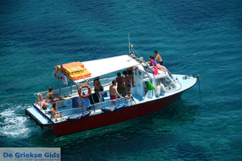 Aghios Nikolaos beach bij Angali Folegandros -  Cycladen - Foto 182 - Foto van https://www.grieksegids.nl/fotos/folegandros/350/eiland-folegandros-182.jpg