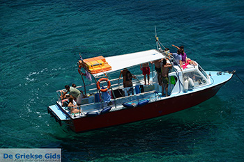 Aghios Nikolaos beach bij Angali Folegandros -  Cycladen - Foto 183 - Foto van https://www.grieksegids.nl/fotos/folegandros/350/eiland-folegandros-183.jpg