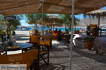 Cafetaria Syrma Karavostasis Folegandros - Eiland Folegandros - Foto 301 - Foto van https://www.grieksegids.nl/fotos/folegandros/350/eiland-folegandros-301.jpg