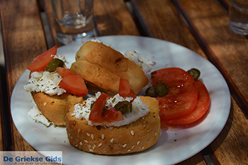 Syrma Karavostasis Folegandros - Cycladen - Foto 327 - Foto van https://www.grieksegids.nl/fotos/folegandros/350/eiland-folegandros-327.jpg