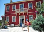 voor het hotel Porfyron in Ano Pedina - Zagori Epirus - Foto van De Griekse Gids