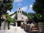 Monodendri kerk nabij centrale plein foto 2 - Zagori Epirus - Foto van De Griekse Gids