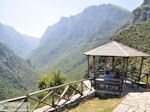 Vikos kloof vanuit Vikos foto 2 - Zagori Epirus - Foto van De Griekse Gids