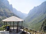 Vikos kloof vanuit Vikos foto 3 - Zagori Epirus - Foto van De Griekse Gids