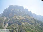 Imposante rotsen Vikos kloof - Zagori Epirus - Foto van De Griekse Gids