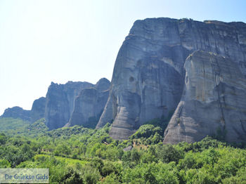 Meteora Griekenland - Foto Griekse Gids 003 - Foto van https://www.grieksegids.nl/fotos/griekse-gidsnl/350pixels/meteora-griekenland-003.jpg