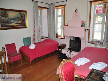 Kamer Hotel Porfyron in Ano Pedina foto 2 - Zagori Epirus - Foto van https://www.grieksegids.nl/fotos/griekse-gidsnl/350pixels/zagoria-epirus-005.jpg