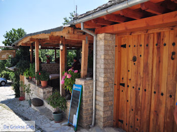 Traditioneel dorp Monodendri - Zagori Epirus - Foto van https://www.grieksegids.nl/fotos/griekse-gidsnl/350pixels/zagoria-epirus-020.jpg